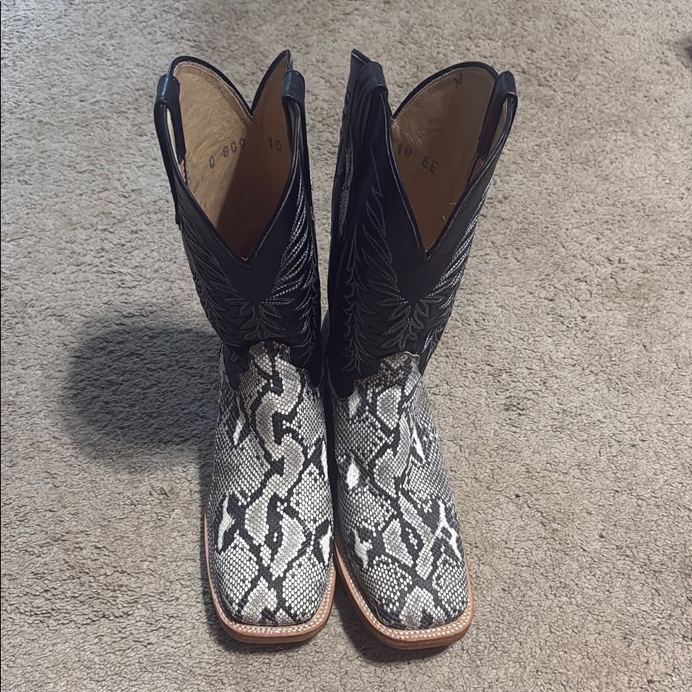 Men’s  Black and White Cowboy Boots